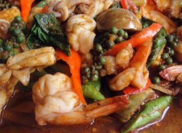 spicy-seafood-with-herbs-thai-food-PM8JVNN.jpg